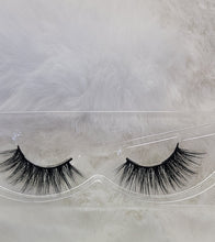 Load image into Gallery viewer, SITTING PRETTY