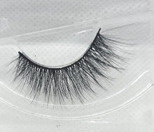 Load image into Gallery viewer, BOMBSHELL LASHES