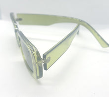 Load image into Gallery viewer, GREEN SUNGLASSES
