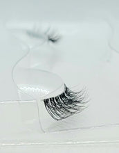 Load image into Gallery viewer, ENDLESS HALF LASHES
