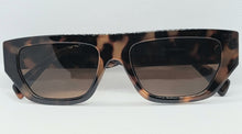 Load image into Gallery viewer, ANIMAL PRINT SHADES
