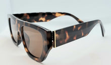 Load image into Gallery viewer, ANIMAL PRINT SHADES
